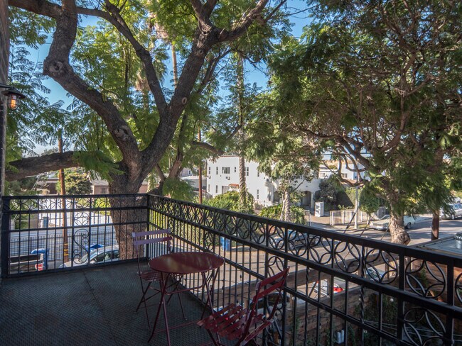 Building Photo - 5359 W Adams Blvd