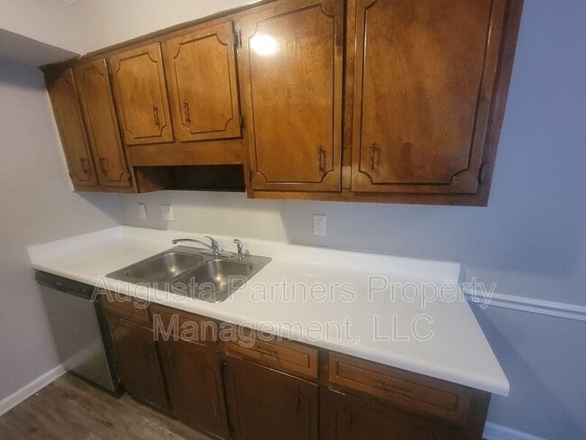 Building Photo - 114 Chalet North CT