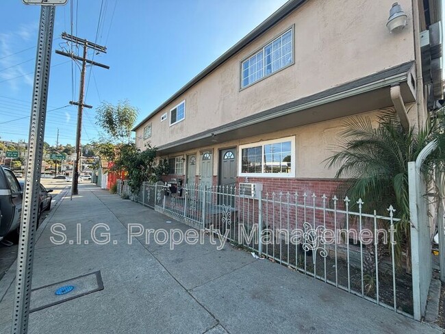 Building Photo - 3819 Verdugo Rd