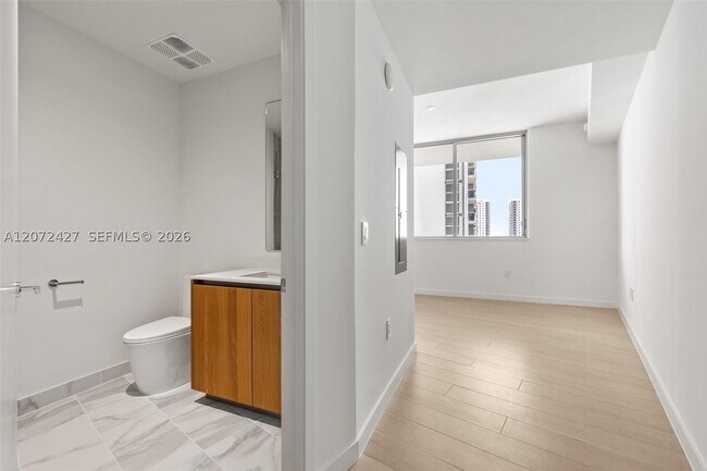 Building Photo - 1400 Biscayne Blvd