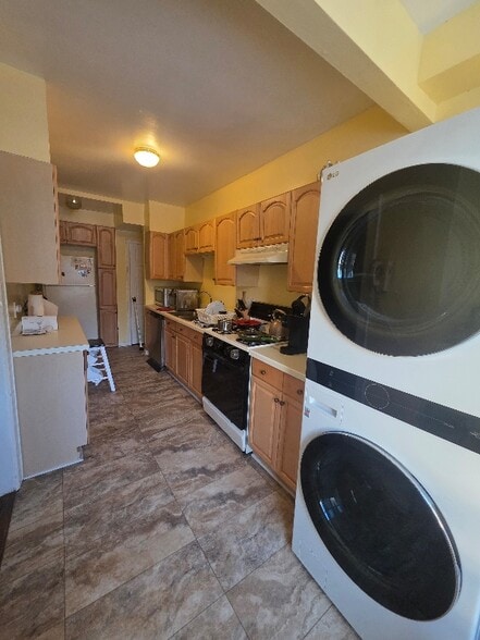 Building Photo - 232-20 143rd Ave