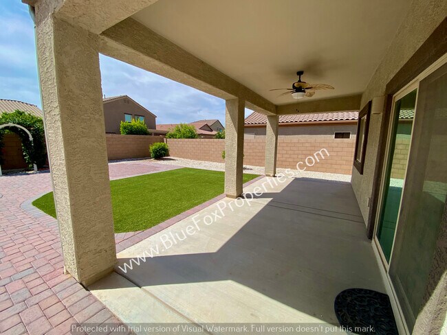 Building Photo - 9009 W Rolling Springs Dr