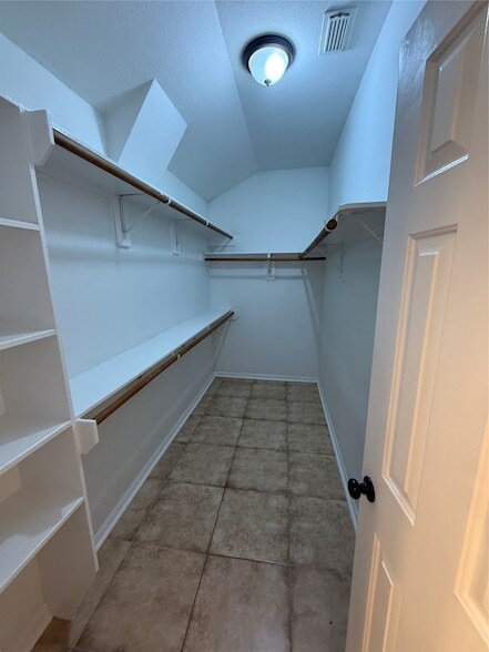 Building Photo - 22031 Falvel Dr