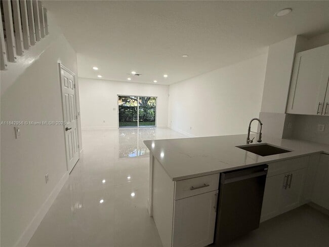 Building Photo - 8132 SW 17th Ct