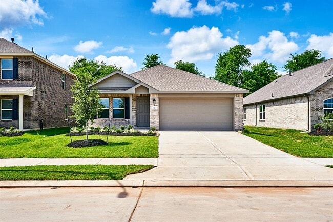 Primary Photo - 3323 Avary River Ln