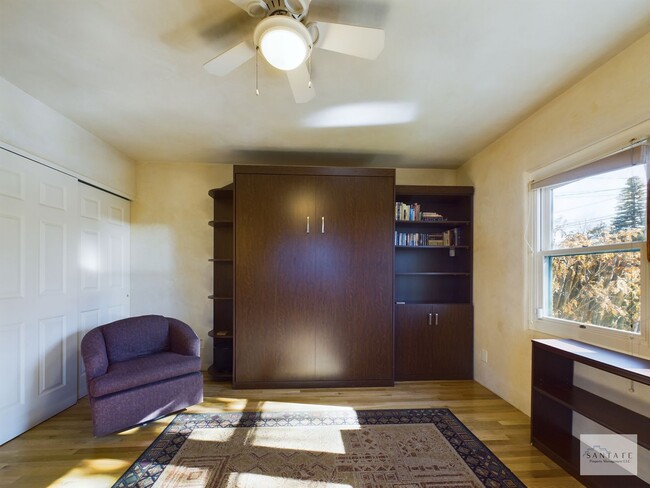 Building Photo - Fully Furnished 2 Bedroom Home in South Ca...