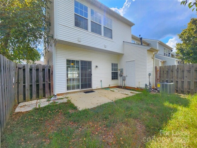 Building Photo - 3242 Mannington Dr