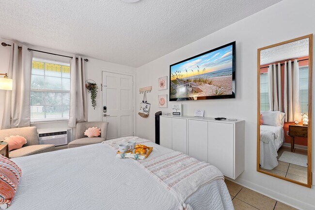 Building Photo - 6 Palmetto Dr