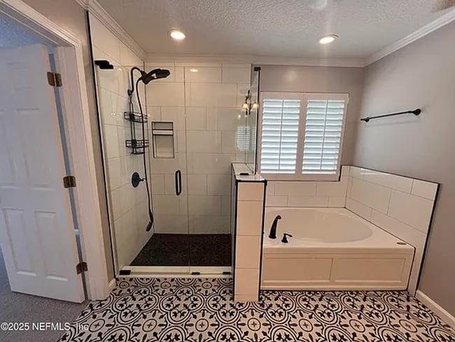 Building Photo - 6 Bedrooms 4 Bathroom 1672 Hammock Grove Lane