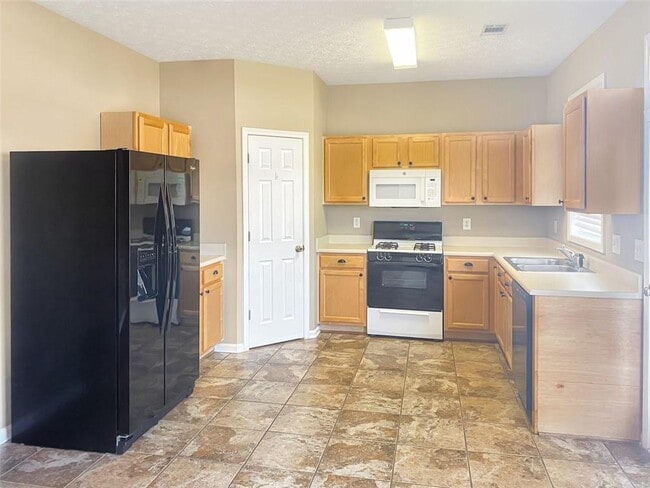 Building Photo - 3033 Kentmere Dr