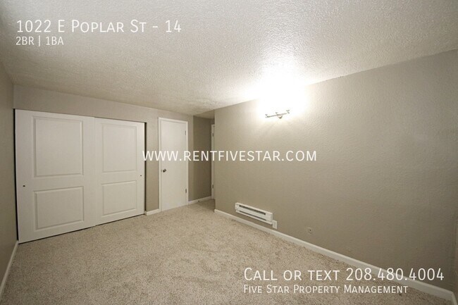 Building Photo - 1022 E Poplar St