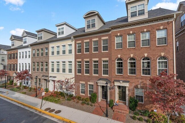 Building Photo - 415 N Upton Ct