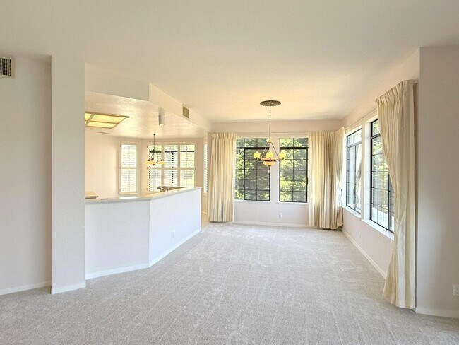 Building Photo - 61 Eagle Lake Ln