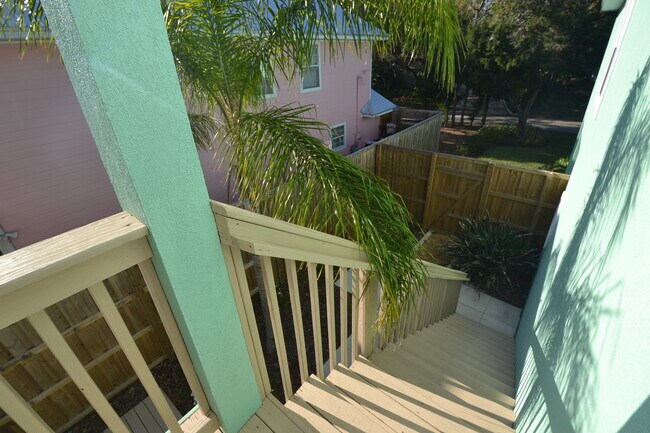 Building Photo - Gorgeous Upgrades!! St. Augustine Beach 2/...
