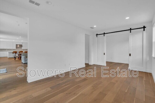 Building Photo - 176 Raven Cir