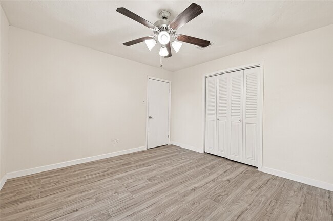 Building Photo - 4123 Cedar Gardens Dr