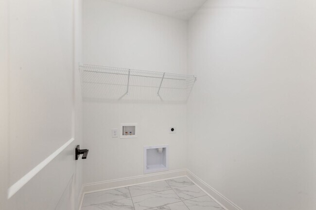 Building Photo - Maryville 37803 - 4 bedroom 3.5 bath - cal...