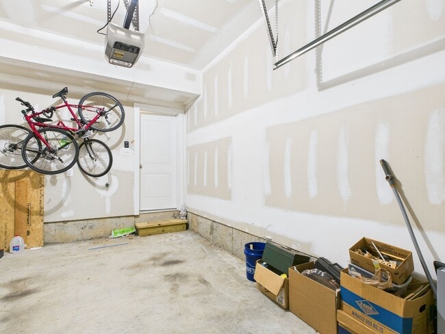 Building Photo - 6 Flatwater Row