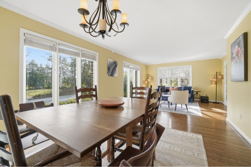 Building Photo - 63 Queens Ct