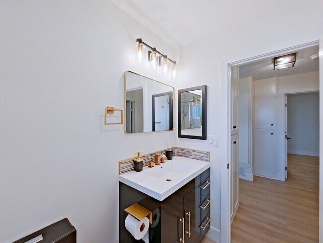Building Photo - 117 Avenida Algodon