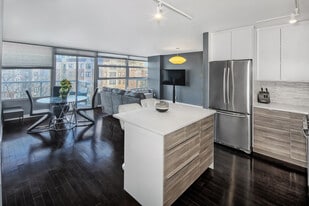 Building Photo - 6050 Boulevard E
