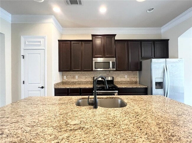 Building Photo - 1650 Sabastian Point