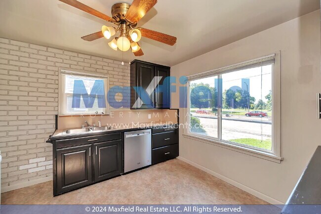 Building Photo - SUGAR HOUSE - 3 BD 1 BA Pet Friendly