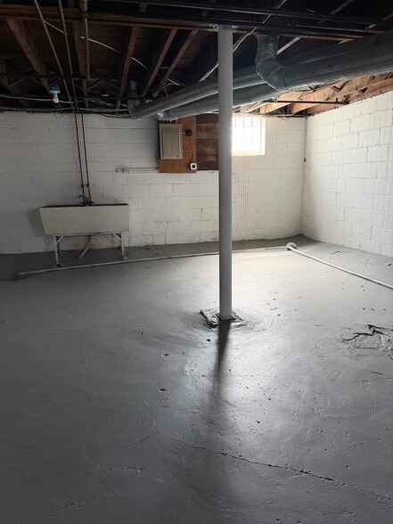 Building Photo - 81 W Weber Rd