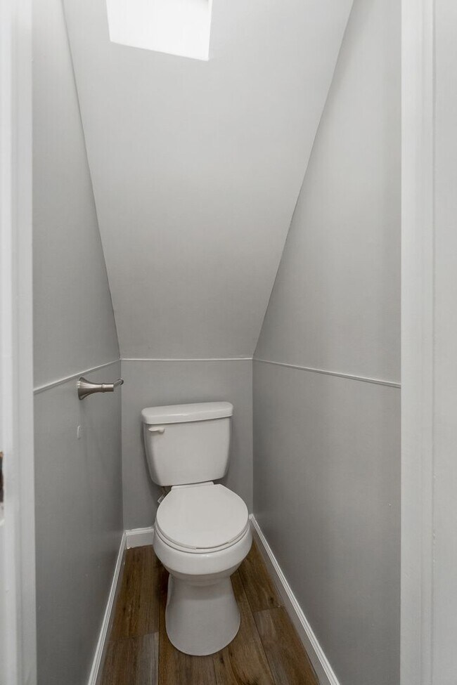 Building Photo - 137-139 Main St