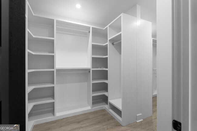 Building Photo - 1331 Diamond Ave SE