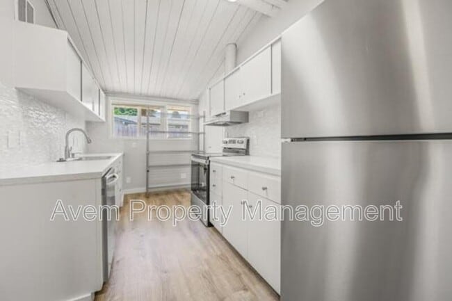 Building Photo - 13688 NW Mill Creek Dr