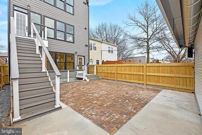 Building Photo - 5404 4th St NW