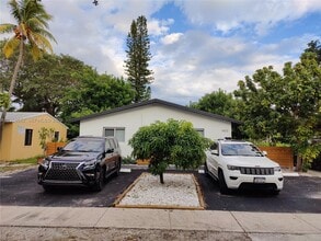 Building Photo - 1400 NW 2nd Ave