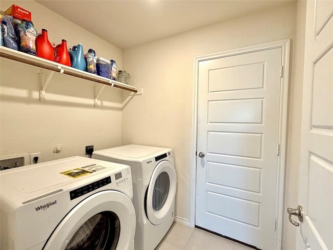 Building Photo - 7416 Raynor Pl