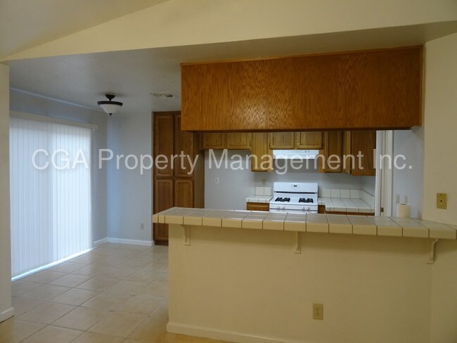 Building Photo - Cute 3 bedroom 2 bath in Antelope!