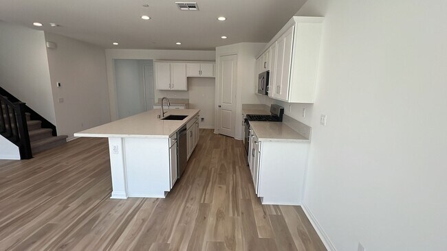 Building Photo - 21469 Thomas Ct