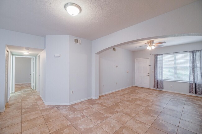 Building Photo - 114 SW Peacock Blvd