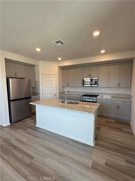 Building Photo - 40475 Melrose Dr