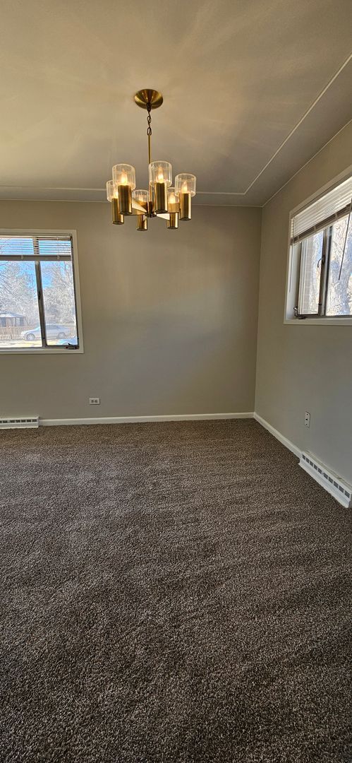 Building Photo - Beautiful Virginia Vale 4 Bedroom Split Level - New Paint, Carpet, Blinds - AVAILABLE NOW!