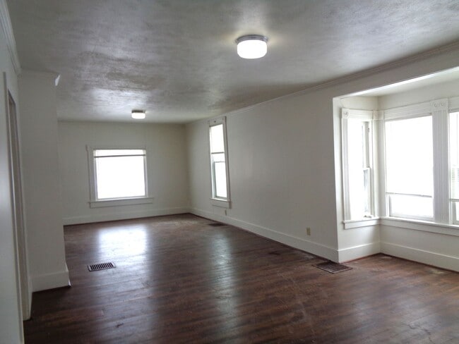 Building Photo - 1435 S 9th Street