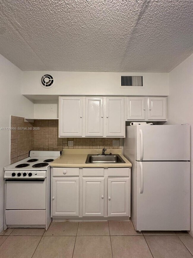 Building Photo - 101 NW 29th Ave