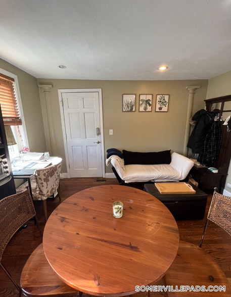 Building Photo - 735 Somerville Ave