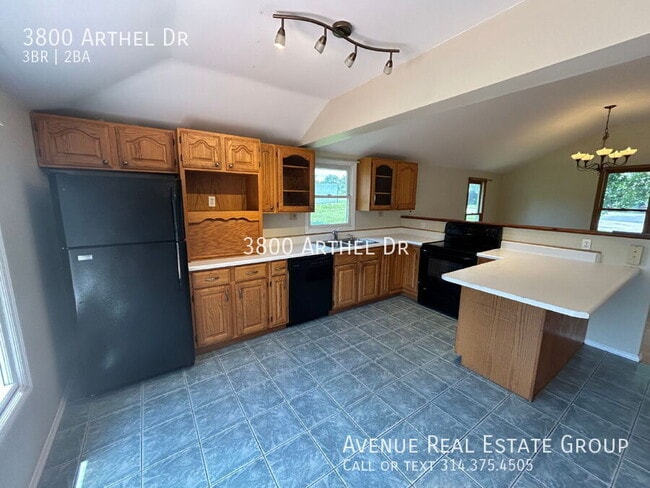 Building Photo - 3800 Arthel Dr