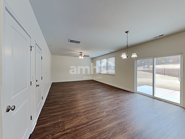Building Photo - 1018 Bentley Pl