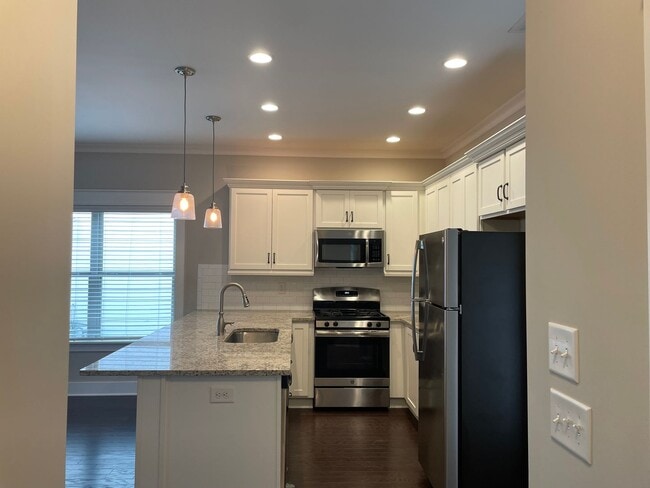Building Photo - 1460 Valley Trace