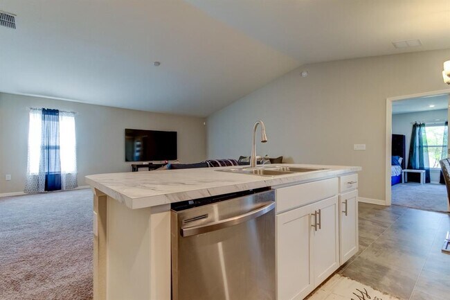 Building Photo - 6738 Hanworth Ln
