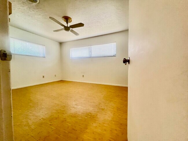 Building Photo - 235 Andros Dr