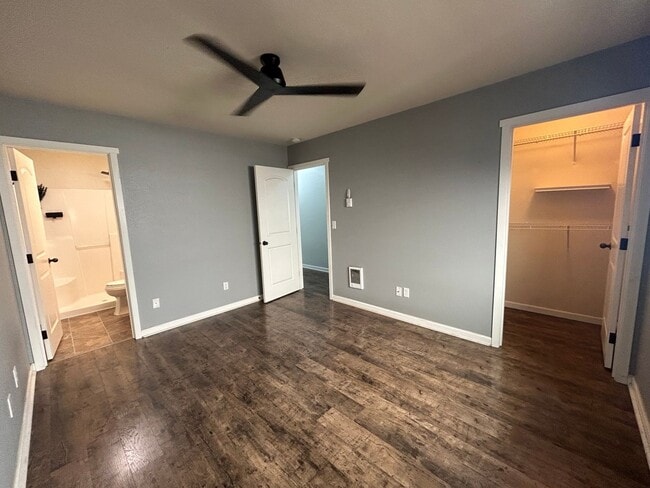 Building Photo - Gorgeous 3 BD, 2 BA House with 1 Car garag...