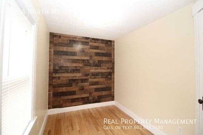 Building Photo - 150 N Main St