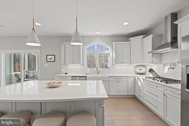 Building Photo - 2061 St Pauls Ct